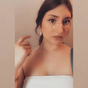 Meet your Posher, Claudia